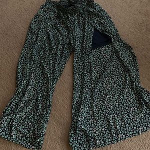 Casual breezy wide leg pants with slit up the leg